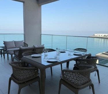 Sharm Apartment | سحر المحيط لتأجير بيوت العطلات ocean magic 4BR luxury apartment , direct sea facing at Address beach resort Fujairah