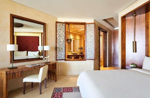 Bur Dubai Hotel | Raffles Dubai