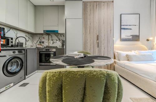 Dubai Sports City Apartment | HAVN - Studio in Amal Tower, Dubai Sports City
