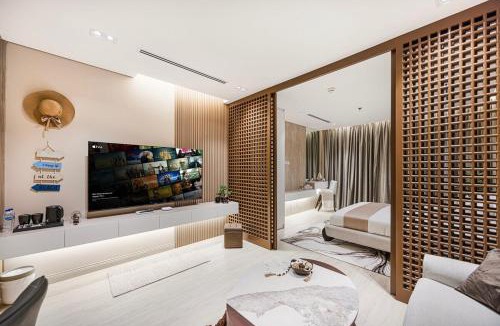 Beach & Coast Apartment | Luxury Studio in a Beachfront Building Direct Beach Access, Sharjah