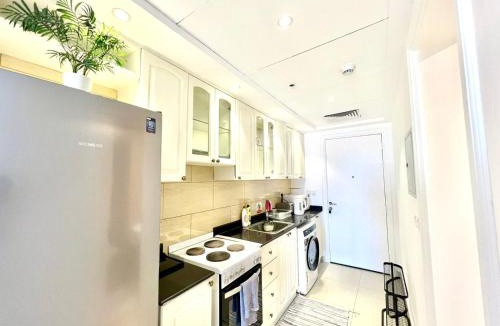 Al Hamra Village Apartment | Royal Breeze Executive Studio
