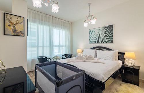 Abu Dhabi Apartment | Elegant and unique - Near Reem Mall - ADGM - 10 mins from Downtown Abu Dhabi- 14 mins to Mamsha Beach