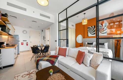 Dubai Apartment | Collective Chic 1BR 15mins to Downtown Dubai Mall Beaches