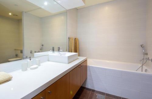 Al Raha Beach Apartment | Silk Valley - Al Raha Luxury 1B with Direct Beach Access