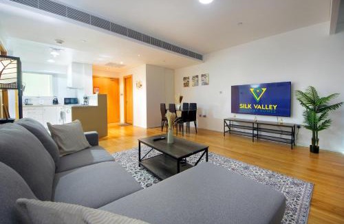 Al Raha Beach Apartment | Silk Valley - Al Raha Luxury 1B with Direct Beach Access