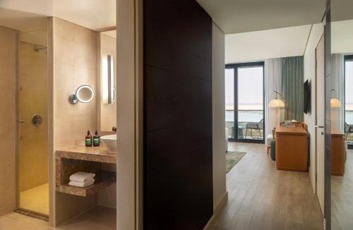 Abu Dhabi Resort | Yas Plaza Mangroves by IHG