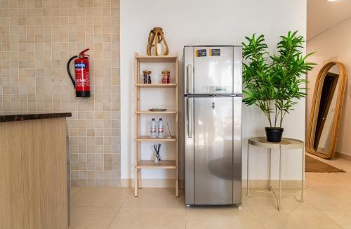 Abu Dhabi Apartment | Yas Island Retreat, Pool & Parking