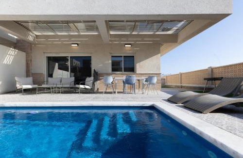 Eilat Villa | וילה פאן 4 חדרי שינה בריכה מחוממת Villa Fun 4 BR Heated Pool