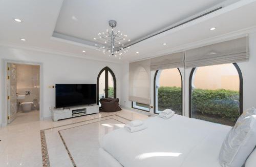 Palm Jumeirah House | Palm Jumeirah - Property Advisers