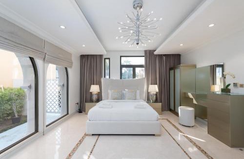 Palm Jumeirah House | Palm Jumeirah - Property Advisers