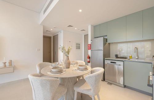 Al Wasl Apartment | Daniels 1BR at Viridian by Central Park, City Walk