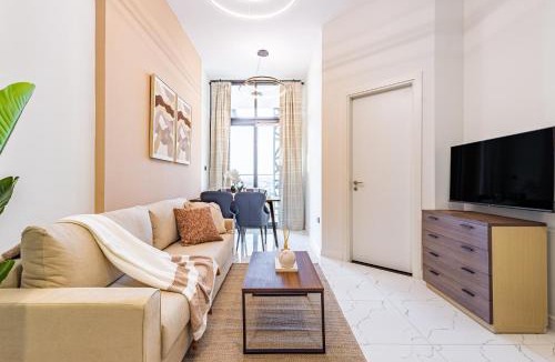 Masdar City Apartment | Cozy & Fully Equipped 1BR with Big Balcony - Masdar City, next to the Airport