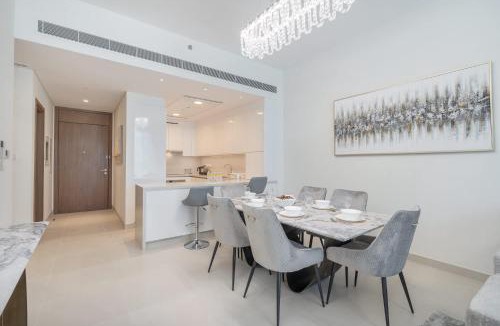 Al Safa Apartment | Free housekeeping visits during your stay - StayShort - Waterfront Living with a Spacious Layout Sleeps 5