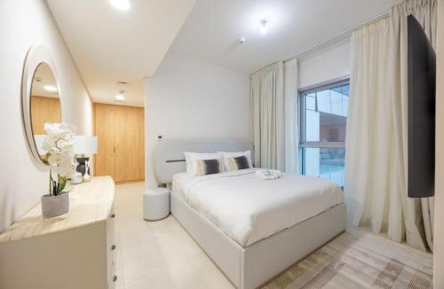 Abu Dhabi Apartment | Bloomfields 3BR - Radiant Viewz 2 - Reem