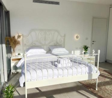 Haifa Apartment | Alona's Apartments- sea&sunsets