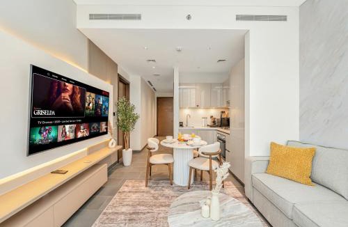 Nad Al Sheba House | Royal Vista - Stunning 1BR apartments with 5 Star Amenities