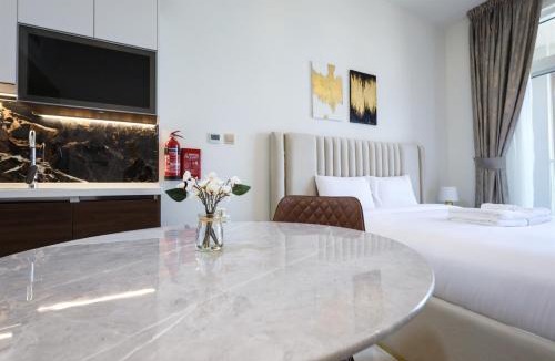 Al Barsha Apartment | Elite LUX Holiday Homes - Jewelz Residences Studio in Arjan, Dubai