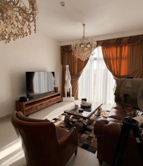 Dubai Villa | Elegant 3BR Villa - Maid Direct Lagoon & Pool Access