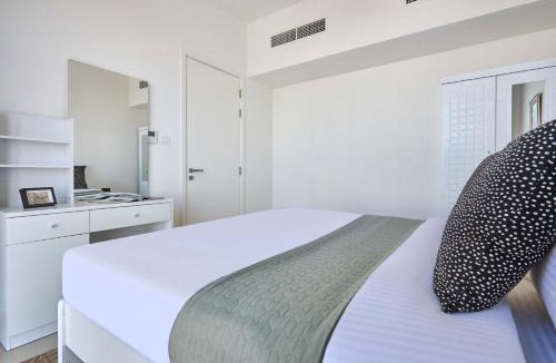 Dubai Apartment | Frank Porter - Urbana II