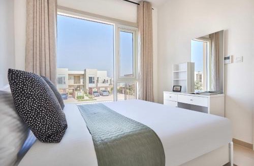Dubai Apartment | Frank Porter - Urbana II