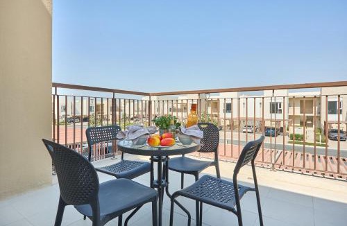 Dubai Apartment | Frank Porter - Urbana II