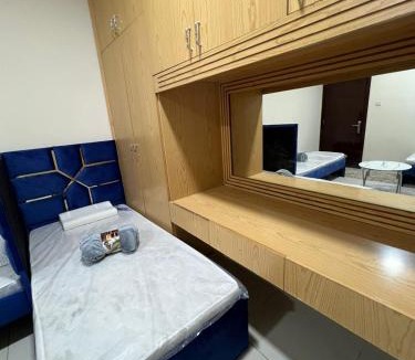 Al Khan Hostel | ALEX Hostel 504 -Bed in a shared dormitory with other guests