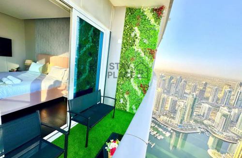 Dubai Marina Apartment | FENDI 2BR- 67 Floor Sea, Atlantis & Dubai Eye View
