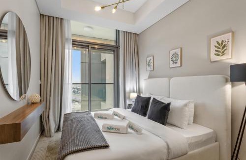 Sheikh Zayed Road Apartment | Tranquil 1Bedroom Living in Aykon Tower