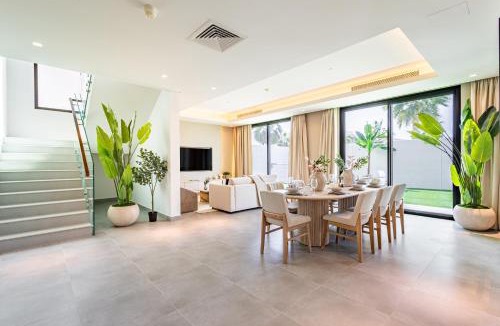 Abu Dhabi Villa | Premium Vacation Home - Spacious and Stylish - Yas Island