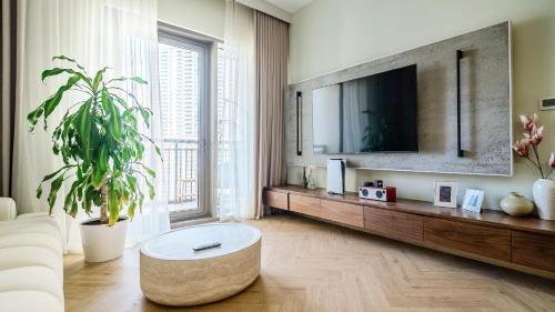 Dubai Apartment | Mid-floor Designer 1BR Dubai Creek Harbour