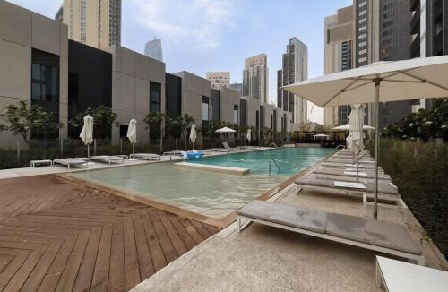 Dubai Apartment | Vogue Vacation Homes, Creek Gate, Creek Harbour Waterfront Living close to Downtown, Burj Khalifa and Dubai Mall, Three Bedroom Plus Maid Room Duplex Apartment with Balcony and City View, Access to all Amenities