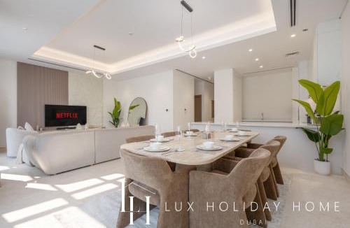 Dubai Apartment | LUX The District One Lagoon View Townhouse