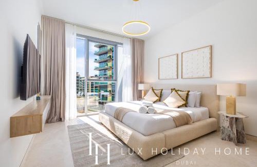 Dubai Apartment | LUX The District One Lagoon View Townhouse