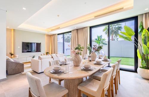 Abu Dhabi Villa | Premium Vacation Home - Spacious and Stylish - Yas Island