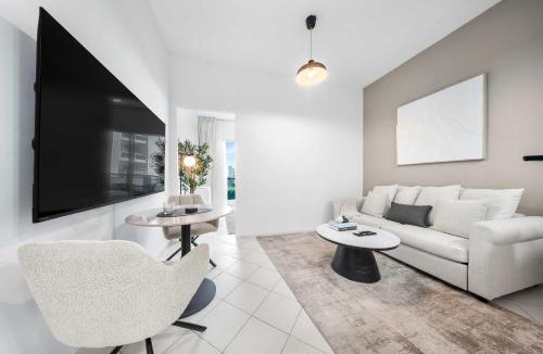 Dubai Production City Apartment | Free Housekeeping Visits During Your Stay - StayShort - Inviting Studio in Production City for 4