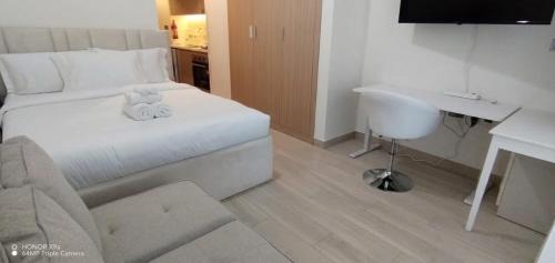 Nad Al Sheba Apartment | Charming French Riviera - Burj View - Studio