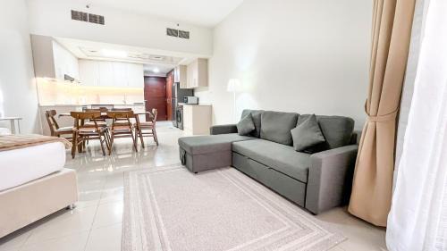Bab Al Bahr Apartment | Modern Studio Apartment in Bab Al Bahar