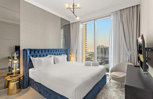 Dubai Apartment | FIRST CLASS 2BR Luxe Stay Near Dubai Creek Hub