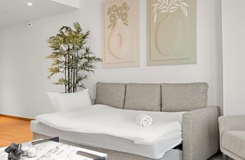 Al Wasl Apartment | FIRST CLASS 1BR Modern Luxury & Vibrant Vibes