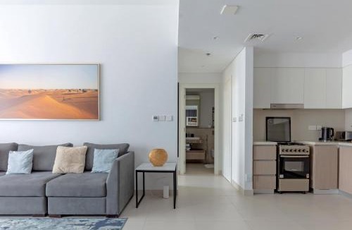 Dubai Apartment | Modern 1BDR in Creek with Amazing View, High Floor