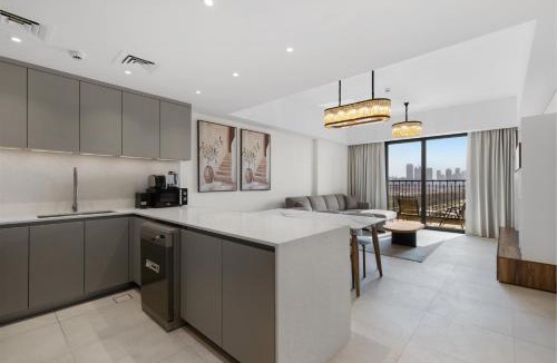 Umm Suqeim 3 Apartment | Charming Fully-Equipped 2BDR, Gym & Pool Access