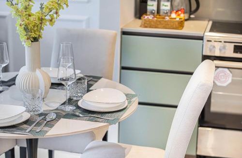 Al Wasl Apartment | Luxury 1BR City Walk, Park View & Balcony