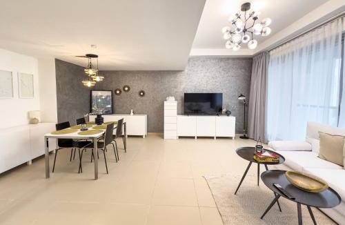 Ras Al Khaimah Apartment | Stylish 2BR Duplex Apartment with Balcony & Access to Pool