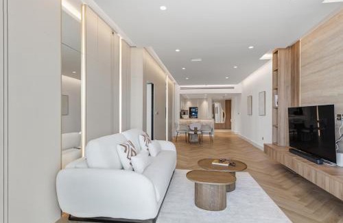 Jumeirah Lake Towers Apartment | Fully upgraded 1 Bedroom in JLT