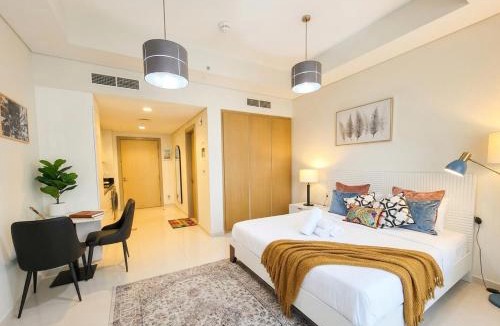 Sheikh Zayed Road Apartment | Bright, Airy Studio with Contemporary Vibes