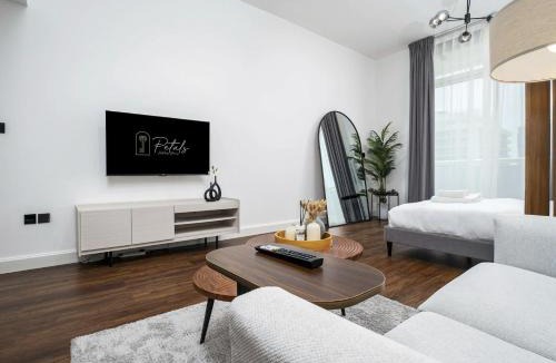 Dubai Sports City Apartment | Golf view studio in Sports City fully upgraded
