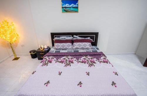 Mussafah House | PRIVATE FAMILY ROOM BY BJ