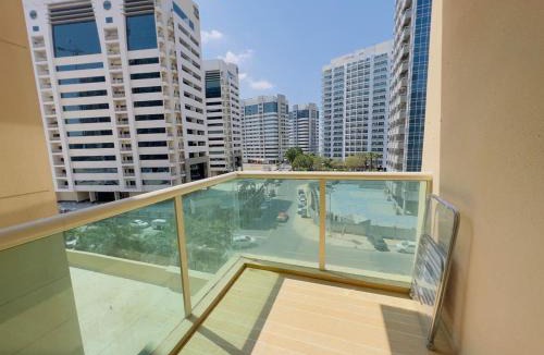 Dubai Sports City Apartment | Mahenti - Elite 1 · Large balcony with all u need