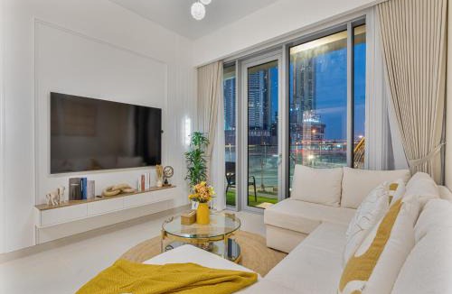Al Safa Apartment | Premium Canal Front 3BR- Burj Khalifa & Canal Views -Near Safa Park