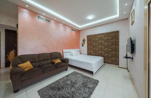 Al Hamra Village Apartment | Golfside Serenity - 2 King Beds - near Al Hamra Mall